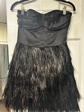 Express sz 4 Strapless Black Feather Mini Dress, no wear